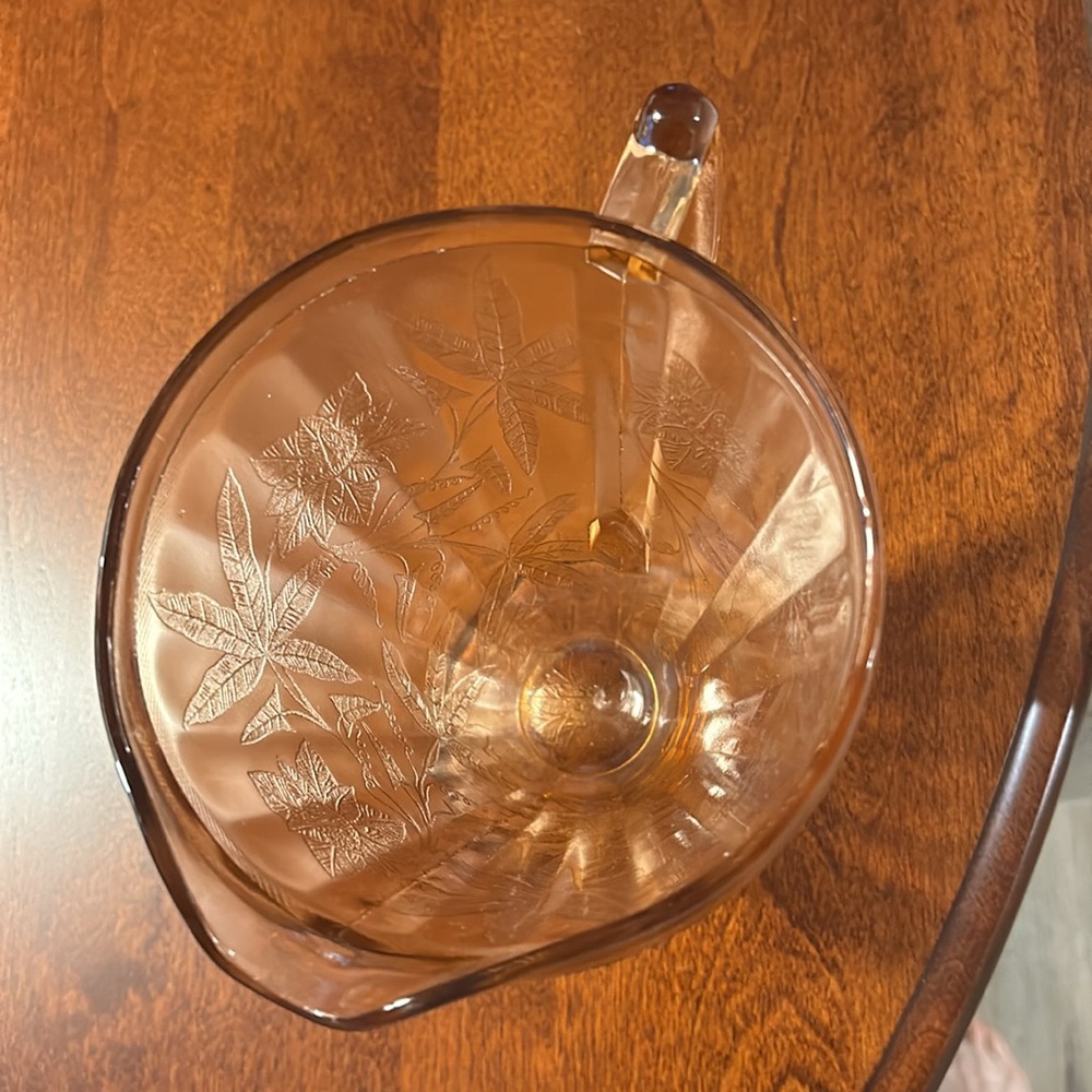 Pink Jeanette depression glass pitcher. - Picture 3 of 3